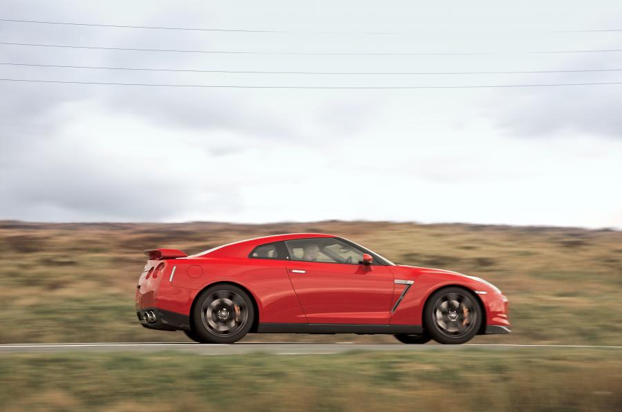  Nissan GT-R 2007 года  (фото 343 из 480)